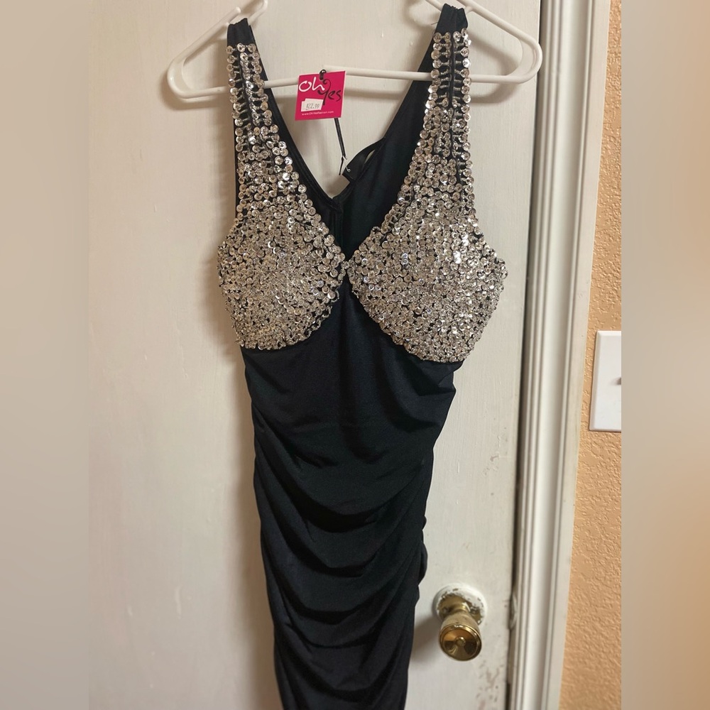Black Mini Dress🖤 Scrunchy & Sculpting⏳Bedazzled✨